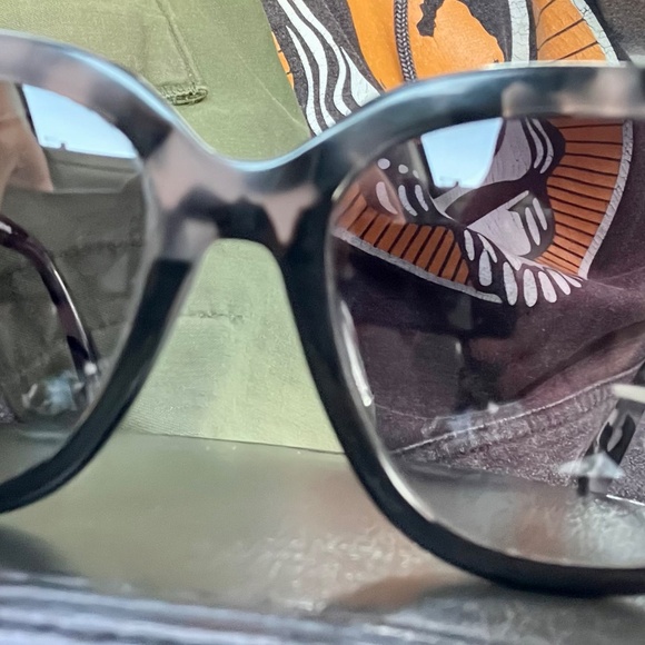 Kate Spade designer sunglasses - Picture 2 of 7